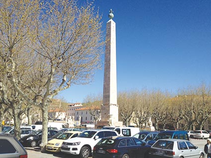 Le maire de Port-Vendres a décidé d’éclairer l’obélisque sur toute sa hauteur