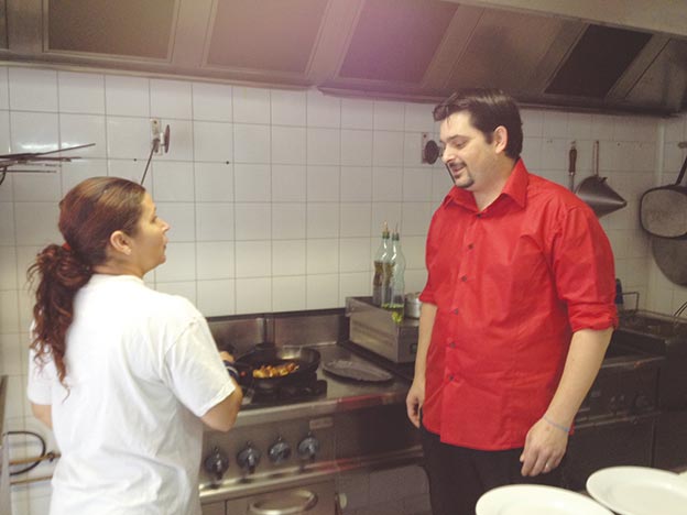 Fabrice Montagné a dirigé les fourneaux de La Réserve, à Argelès-plage, puis d'El Capillo, à Collioure, avant de s'installer à Saint-Génis avec son épouse Rita en cuisine