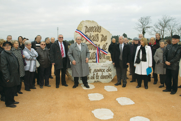 saint-laurent-de-la-salanque-stele-des-devoirs-et-des-droits-du-citoyen