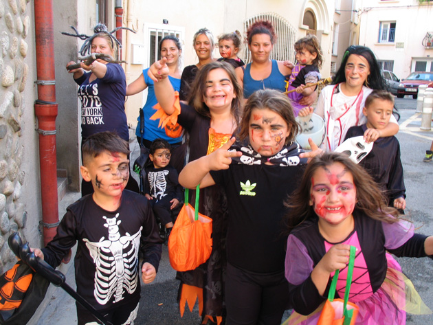 halloween-dans-les-rues-de-pia