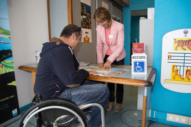 saint-cyprien-le-label-national-tourisme-handicap-attribue-a-loffice-de-tourisme-Massat