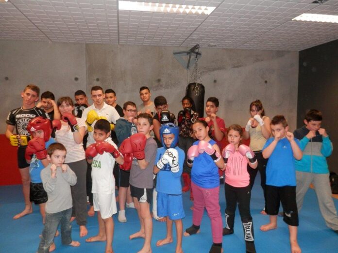 pia-entrainement-de-masse-boxe-pieds-poings-et-pancrade-educatif