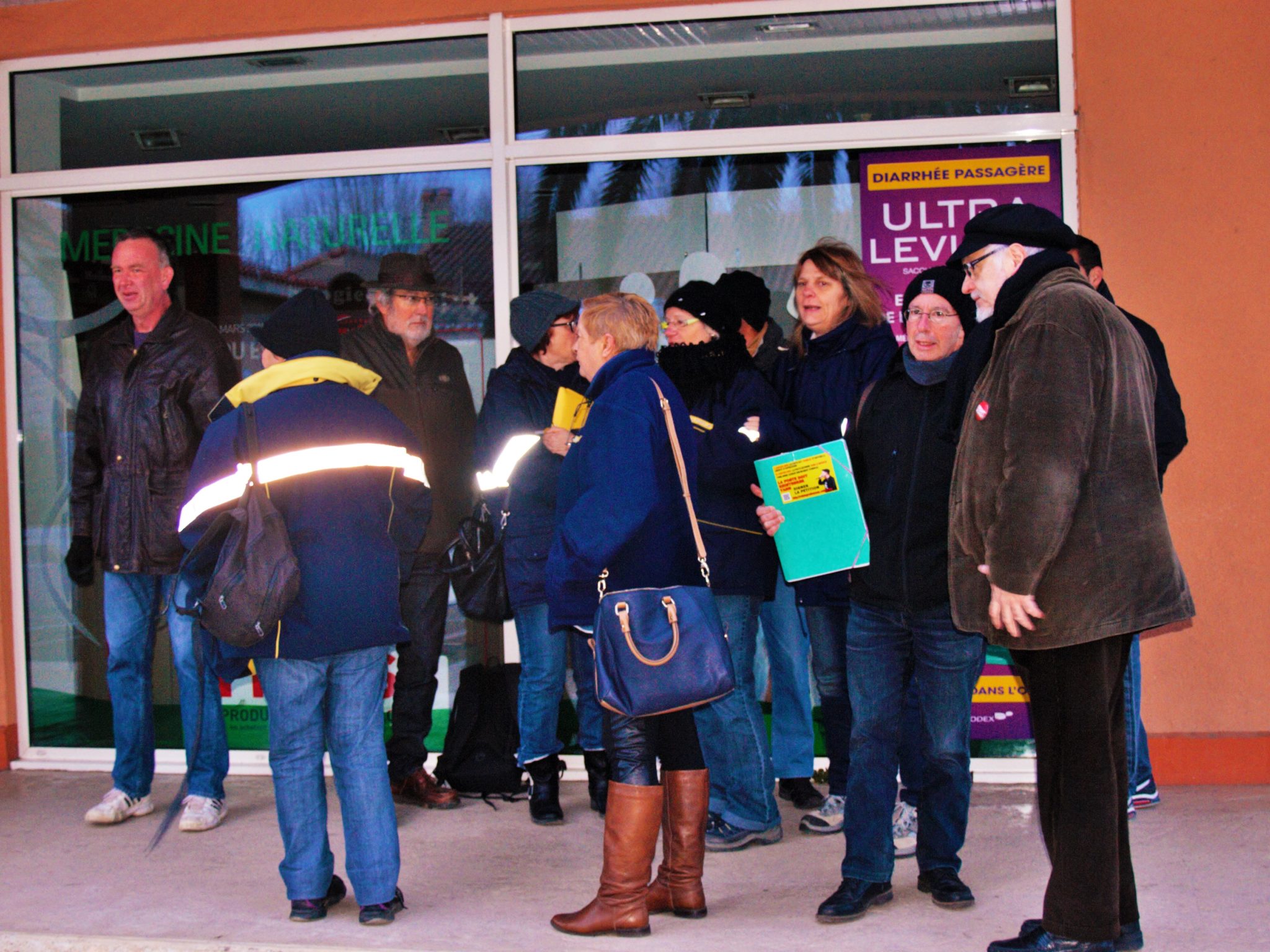 Thuir : Conflit à la Poste : Soutien populaire aux grévistes !