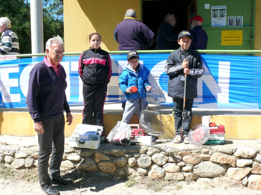 Concours de pêche à la truite au lac Sant Marti à Palau del Vidre