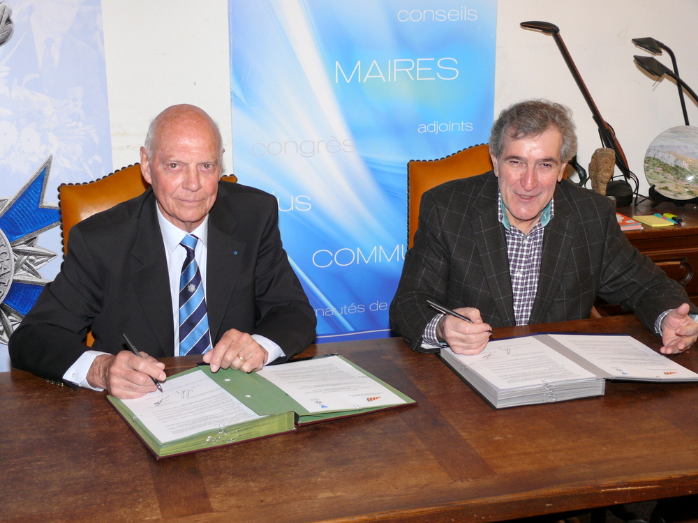 SIGNATURE D’UNE CONVENTION ENTRE L’ASSOCIATION DES MAIRES DES  ADJOINTS  ET DE L’INTERCOMMUNALITE DES P.O  ET L’ANMONM 66