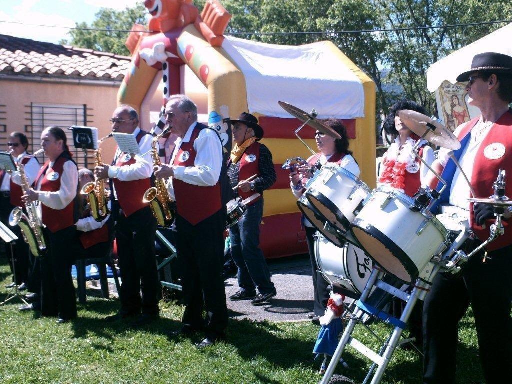 Repas et soirée dansante par l’Association Musicale des Albères de Sorède