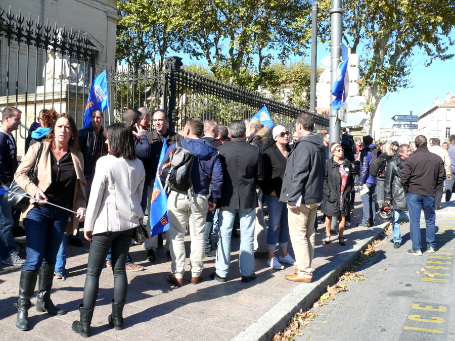 Colère et exaspération des Policiers rassemblés devant le TGI à Perpignan