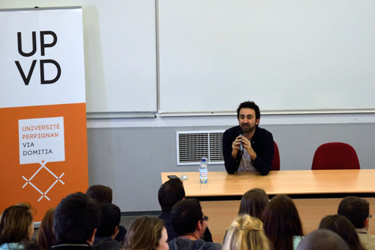 Mathieu Madénian à la rencontre des étudiants de l'UPVD