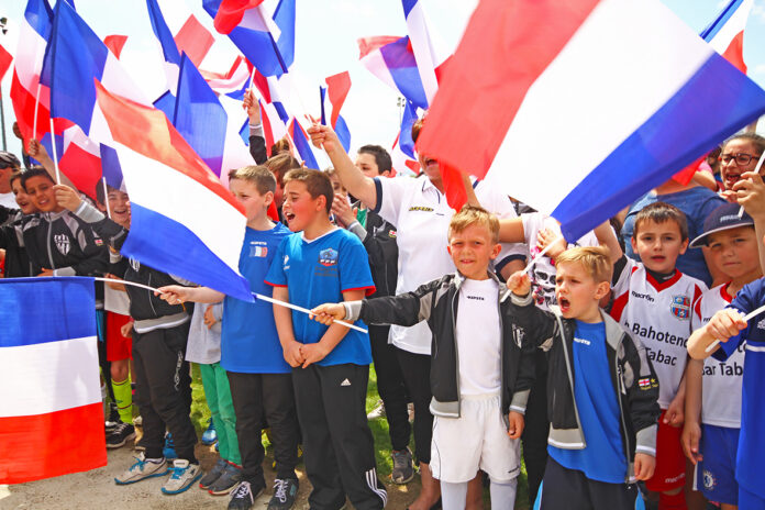 soler-alain-bernard-arnaud-tsamere-soutiennent-bleus-a-leuro-2016