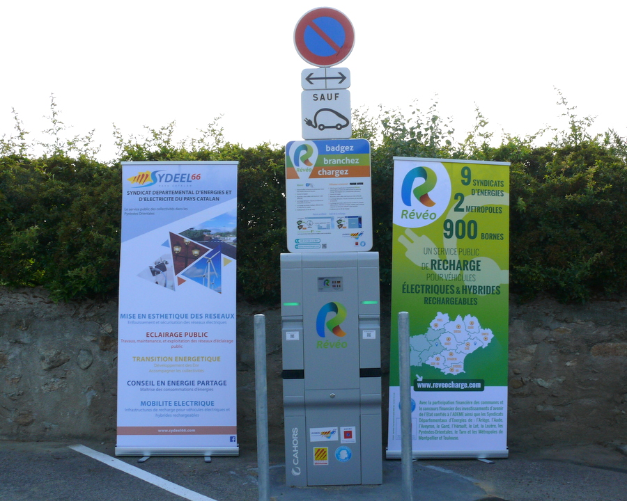 Inauguration de la mise en service de la borne de recharge pour VA électriques sur Sorède