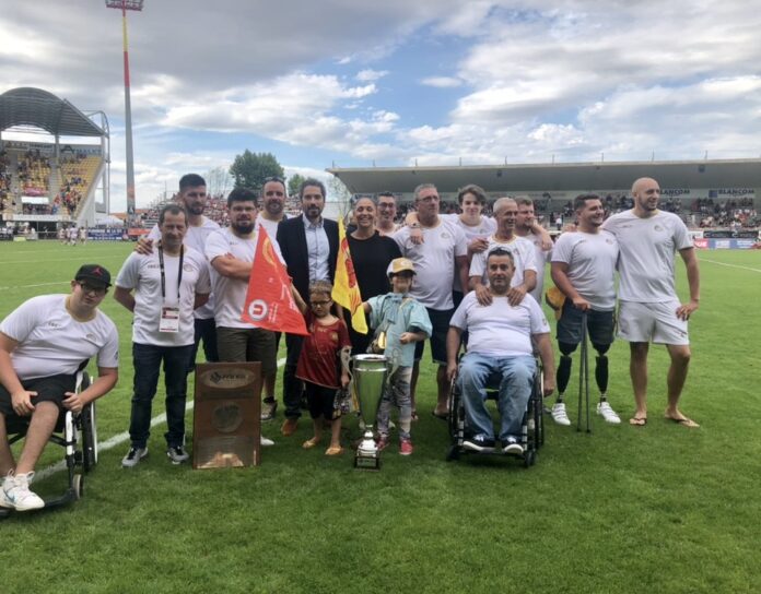 ovation-pour-les-dragons-champions-de-handi-rugby-xiii