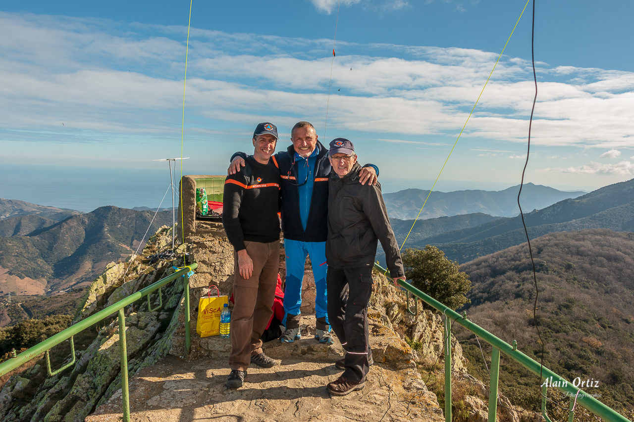 Les radioamateurs catalans de F6KBR du REF 66 et de l’ADRASEC 66 émettent depuis la tour de la Massane