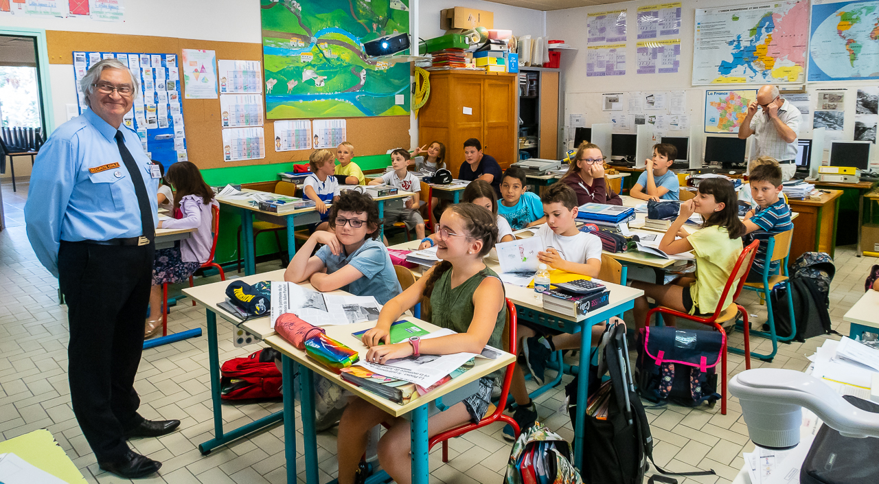 Radio à l’école primaire Jean Alloiteau de Vinça en souvenir de l’appel du 18 juin 1940