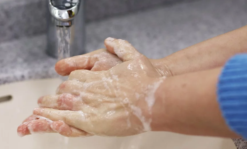 Enfin du savon dans les toilettes des établissements scolaires ?