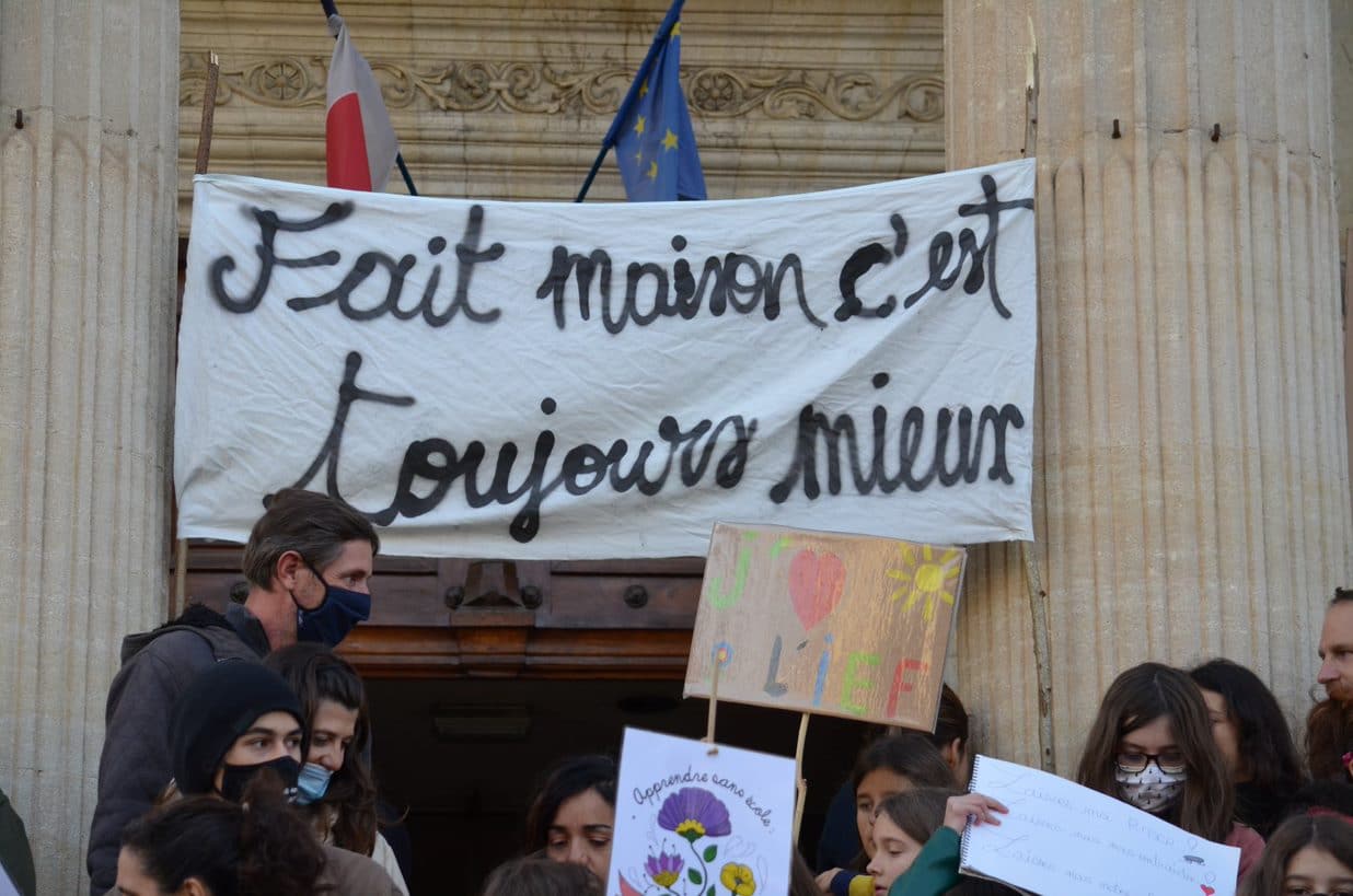 Manifestation pour défendre la liberté d’instruction et le maintien de l’instruction en famille