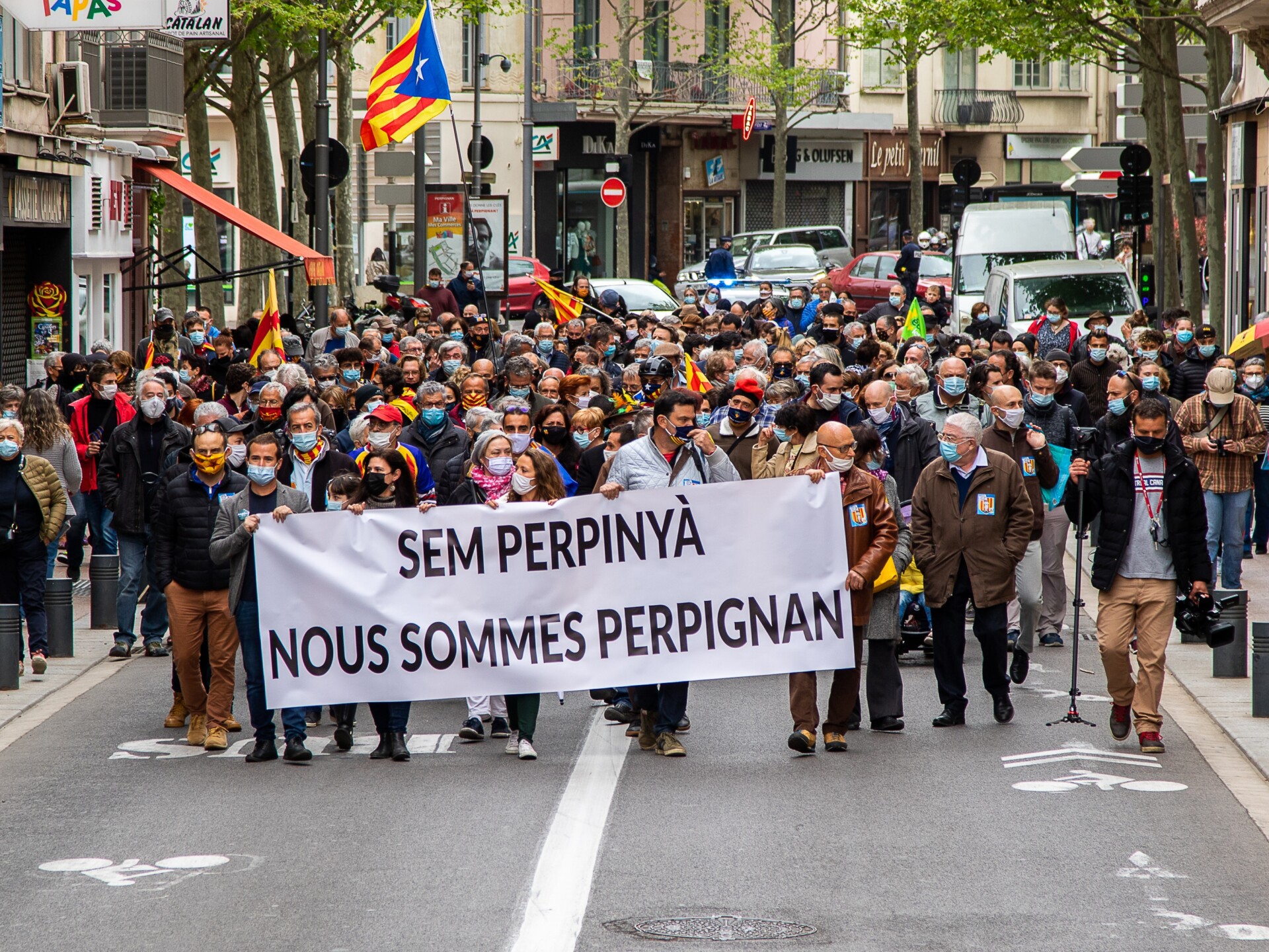 Manifestation ce jour contre le nouveau logo de Perpignan