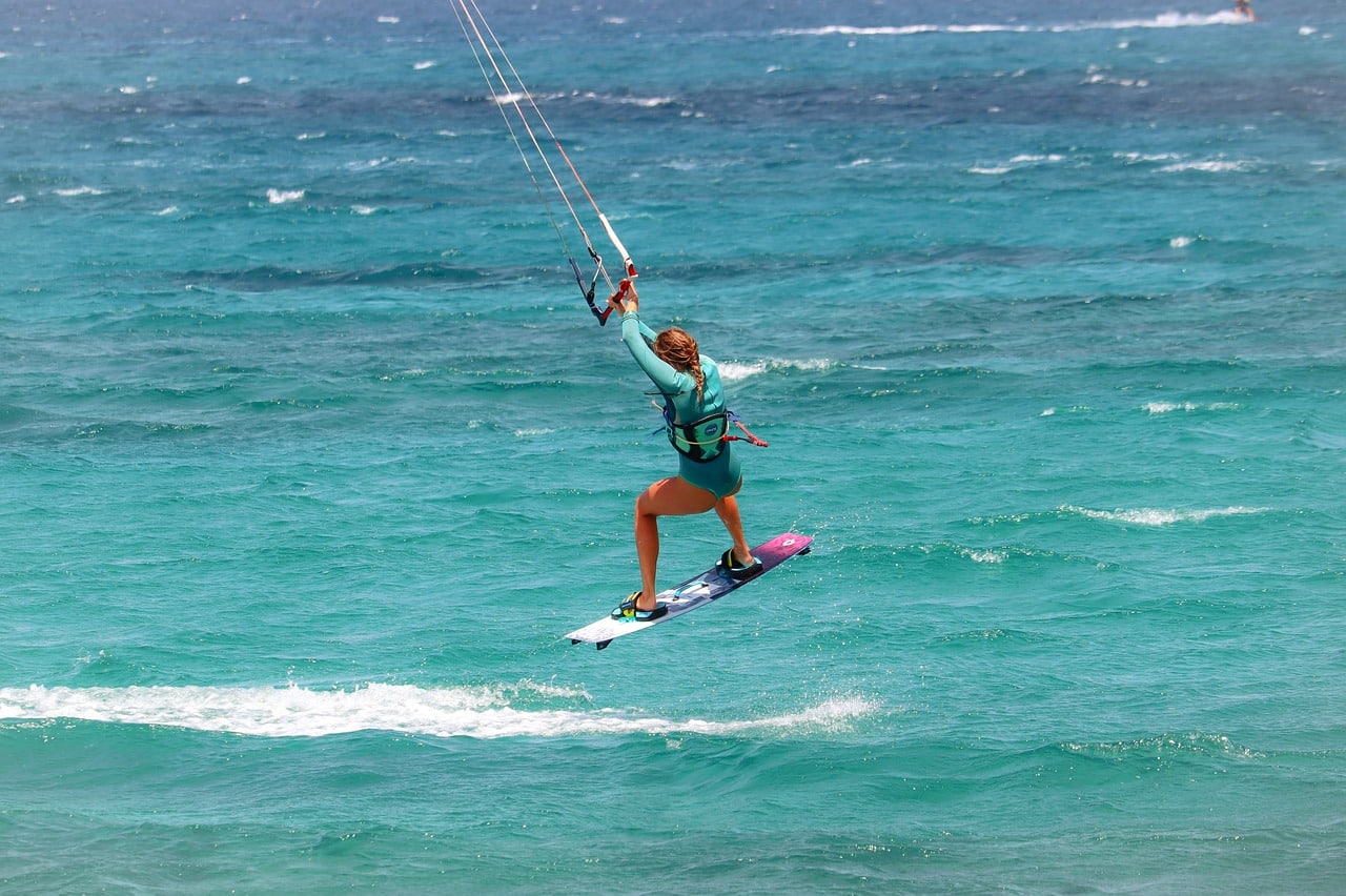 Découverte des plus beaux spots de kitesurf dans les Pyrénées-Orientales