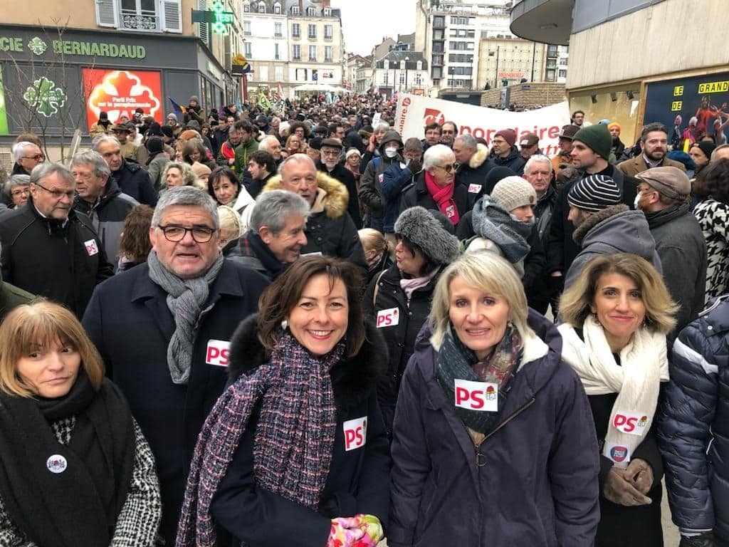 Réforme des retraites : Carole Delga aux côtés des manifestants à Limoges