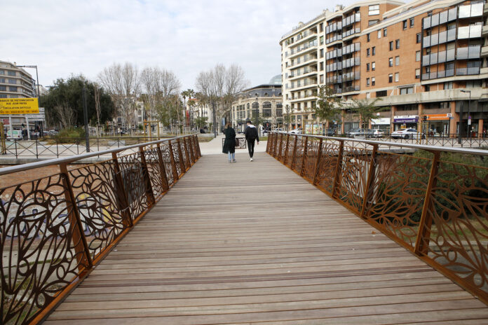 Perpignan nouvelle passerelle à sur la Basse est accessible