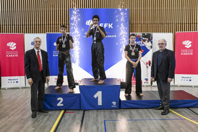 LE JEUNE PERTHUSIEN DE 15 ANS ARIEL GONZALEZ VICE-CHAMPION DE FRANCE 2024 KARATE SEMI-CONTACT A ECULLY DANS LE RHONE (69)