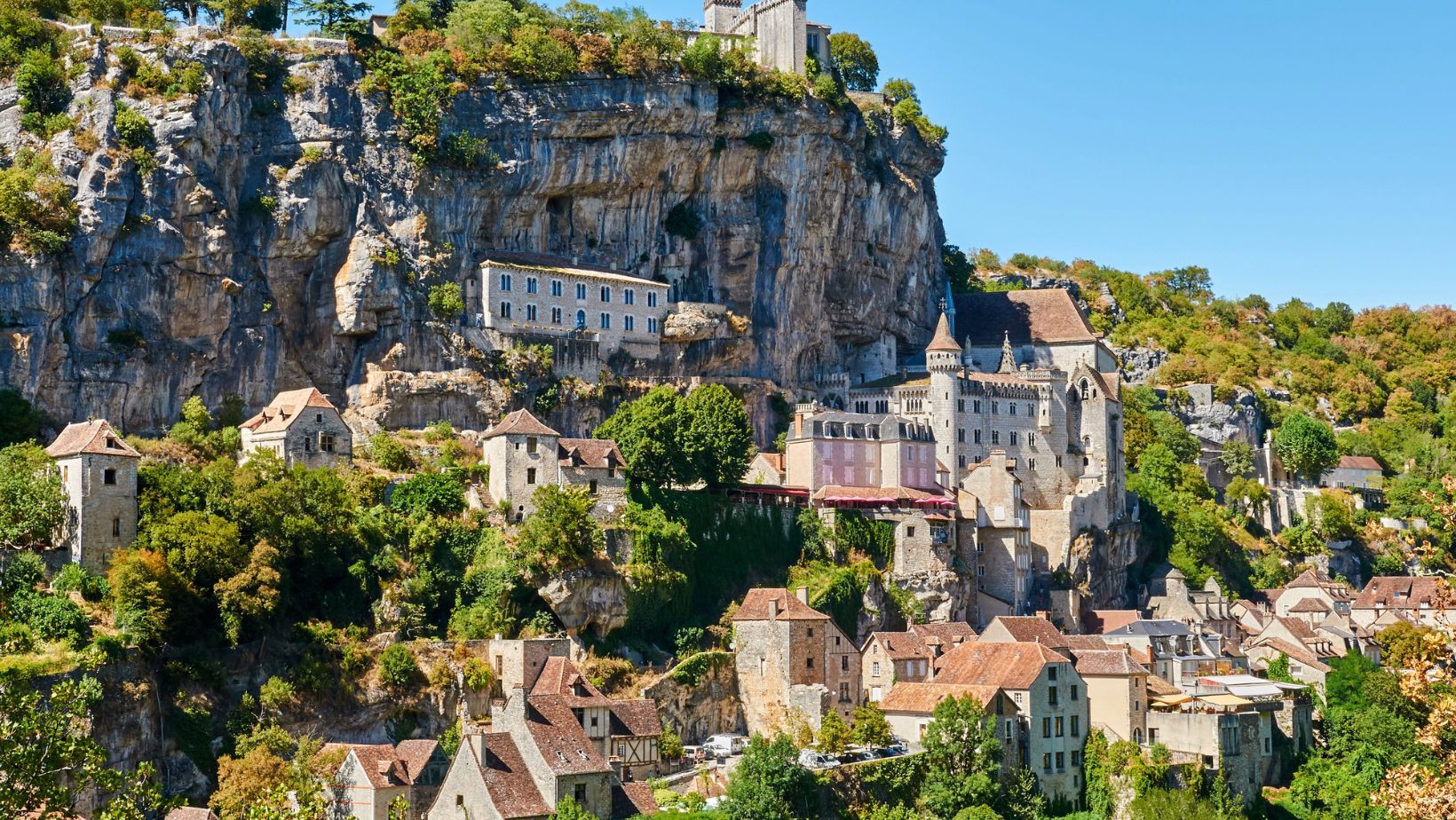 216 marches vers le ciel - Le village Français qui fait grimper les touristes